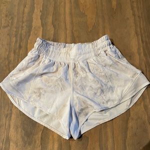 Lululemon hotty hot shorts size 2, 2.5” length